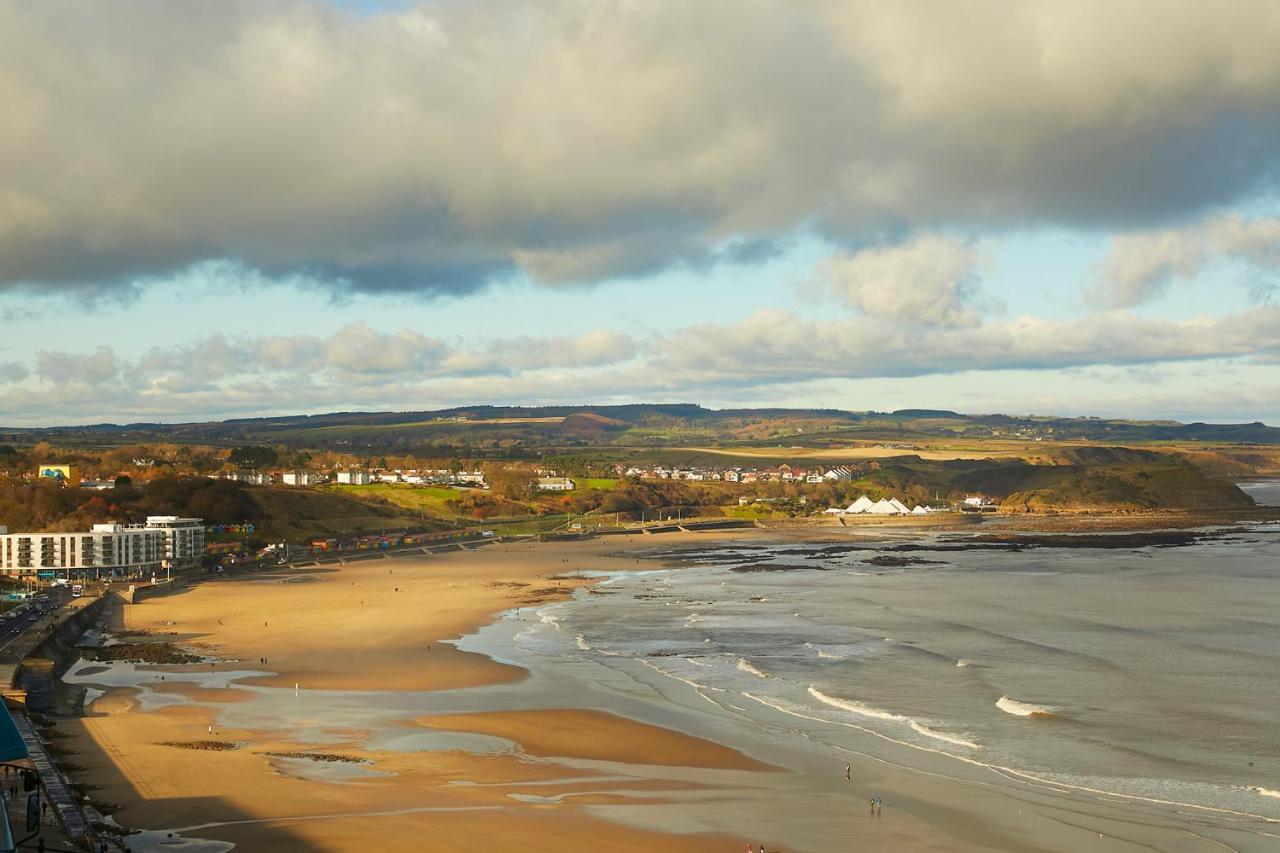 Апартаменты Sea View Serenity, Breath Taking Sea View Sleeps 4, Yorkshire Coast Lets *